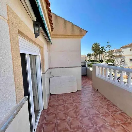 Sunny & Cozy Bungalow With Pool Appartamento Torrevieja